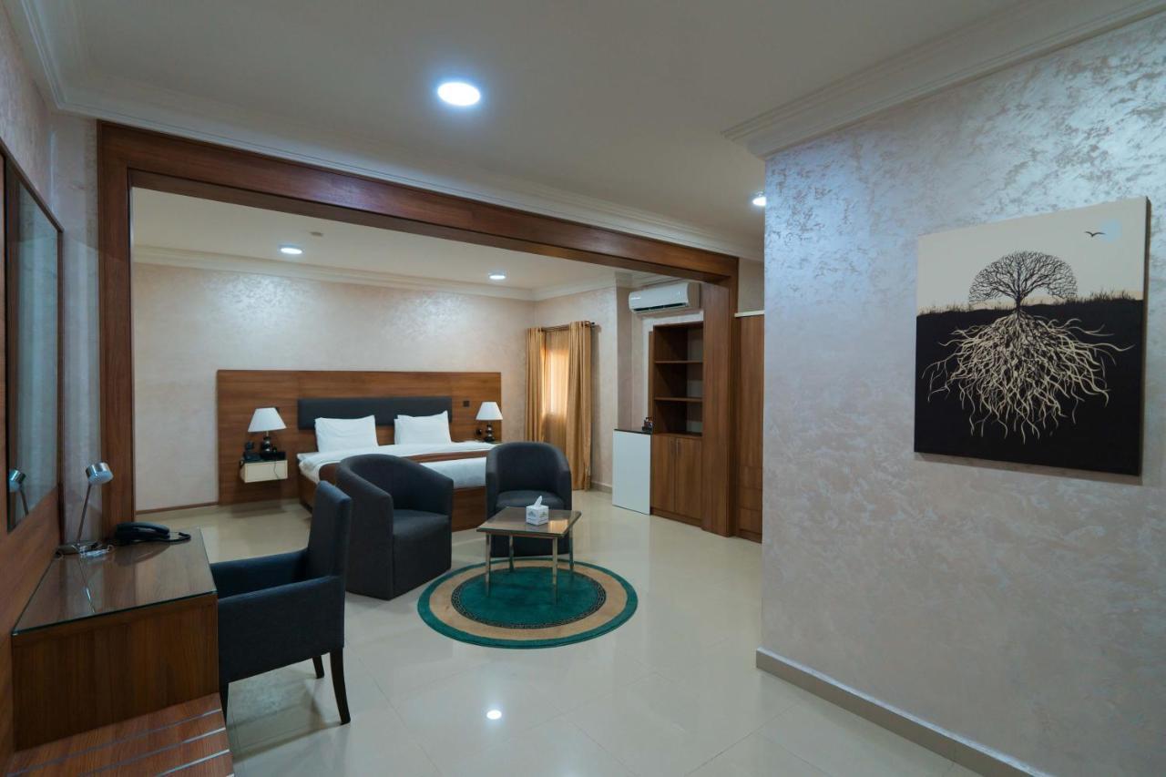 Phoenicia Suites Wupa Exterior photo