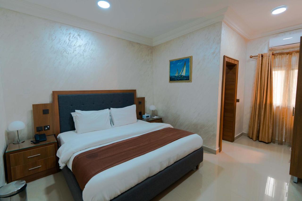 Phoenicia Suites Wupa Exterior photo